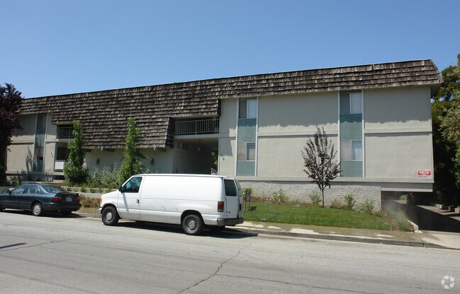Building Photo - Greentree Apartments