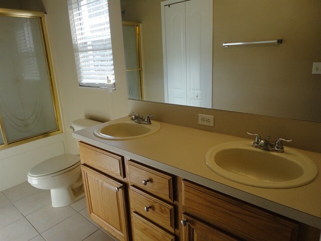 Building Photo - 2722 Billingham Dr