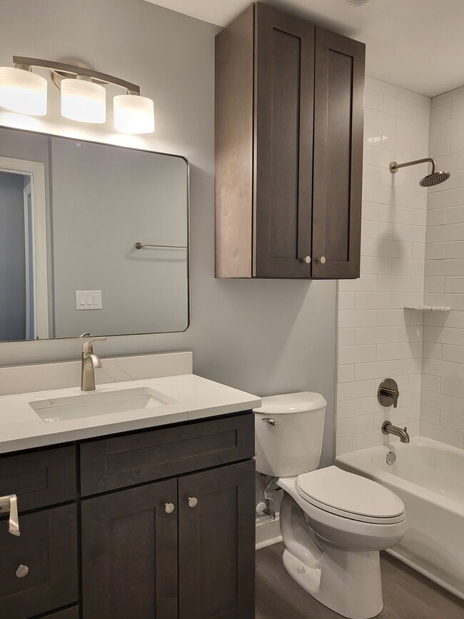 Building Photo - One bedroom condo uptown