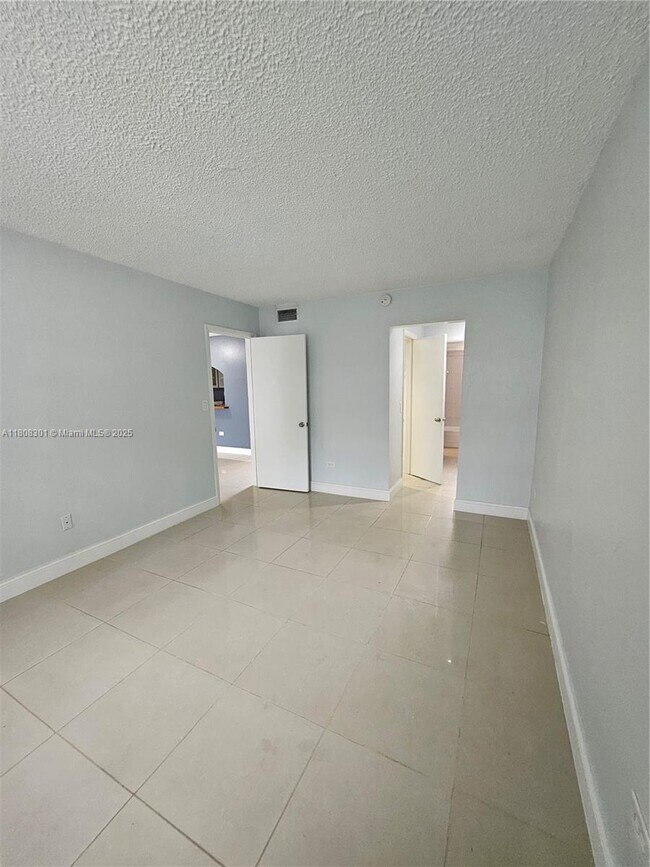Building Photo - 8101 SW 73rd Ave