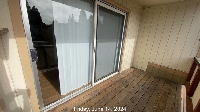 Building Photo - 2 Bed/1.5 Bath Updated Condo Near SMART/Hwy 101/Raleys Shopping Plaza/Washer-Dryer in Unit