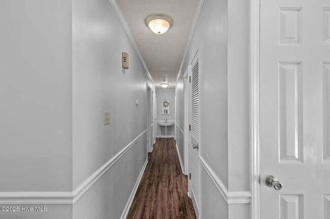 Building Photo - Beautiful 3 Bedroom, 2 Bath Home -135 Yate...