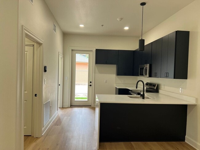 Building Photo - The Court At Overton