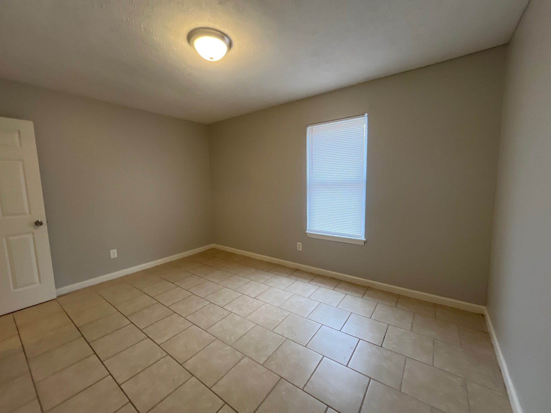 Building Photo - 17 Susan Cv