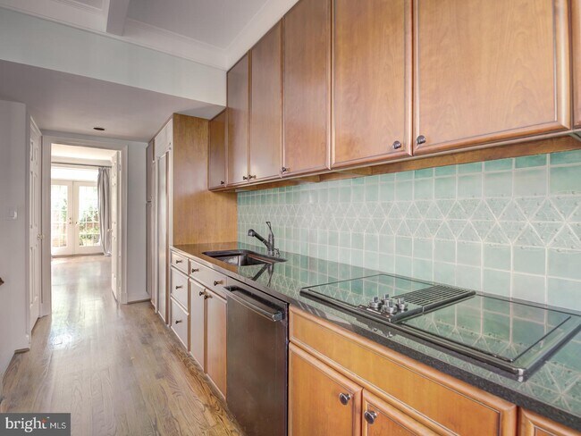 Building Photo - 4354 Westover Pl NW