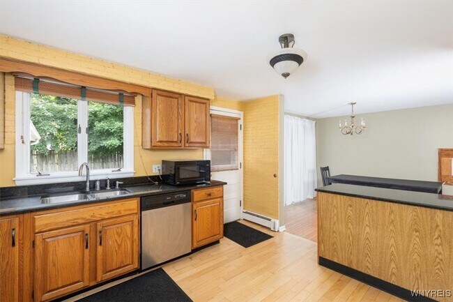 Building Photo - 39 Halwill Dr