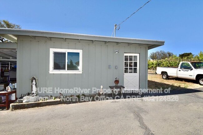 Building Photo - 1345 Eastman Ln