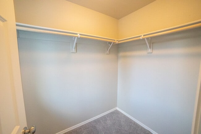 Building Photo - ALFOJ03