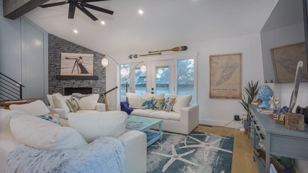 Primary Photo - 13 Dewberry Ln