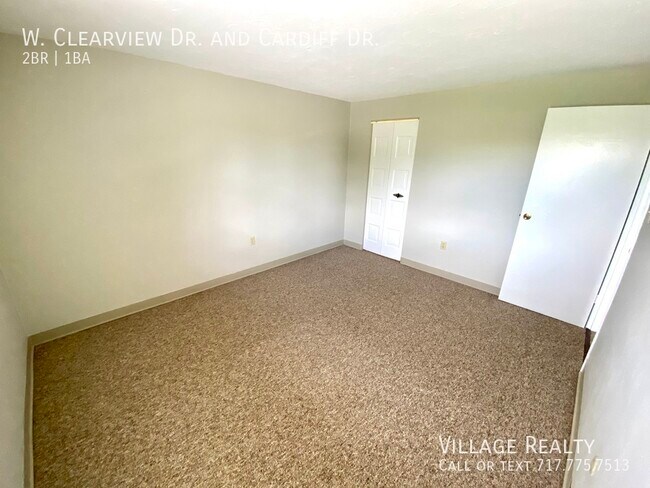 Building Photo - 51 W Clearview Dr