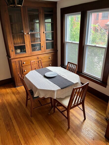 Dining room - 117 Green St