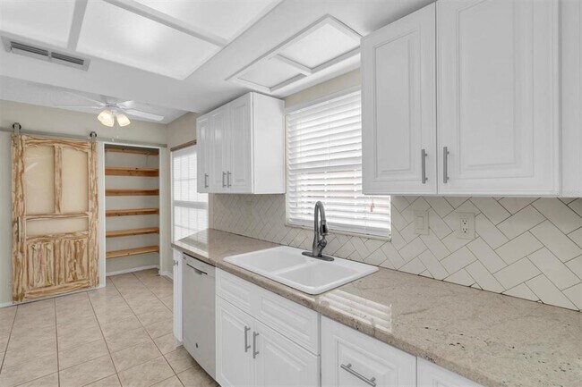 Building Photo - 4814 Grist Mill Cir
