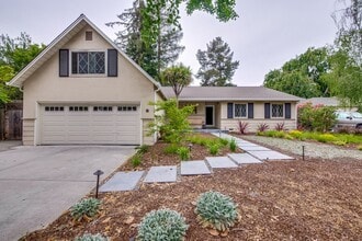Building Photo - Amazing Midtown Home on a Quiet Cul-de-sac.