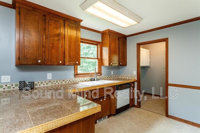 Building Photo - 1012 Windward Psge