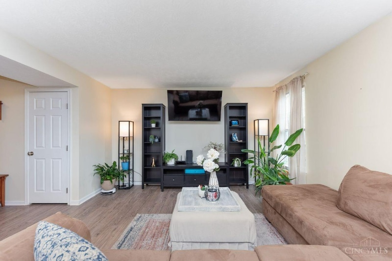 Building Photo - 6027 Marsh Cir