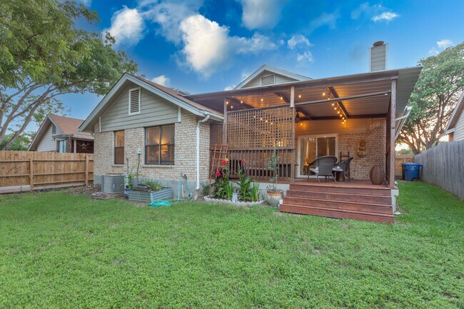 Building Photo - 11306 Cedar Park