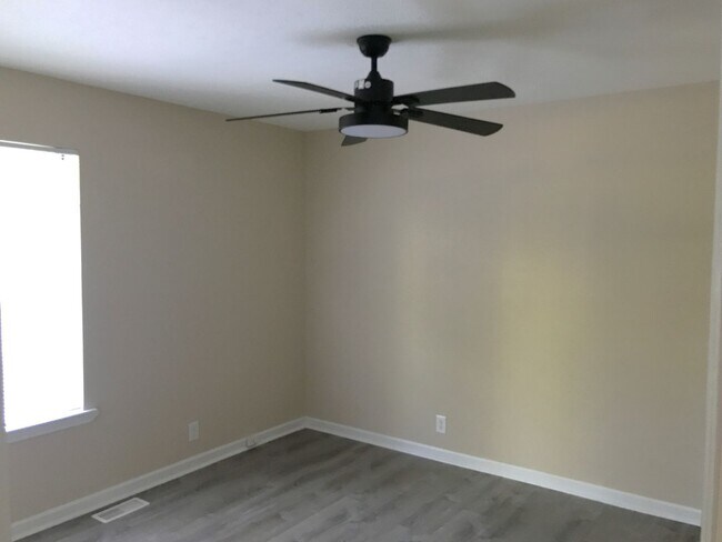 Building Photo - Move-In Ready 3 Bedroom 2 Bath Home in Antioch!