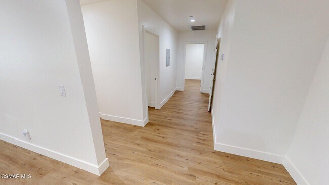 Building Photo - 936 Calle Pensamiento