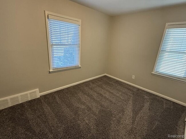 Building Photo - 13661 Kingston St