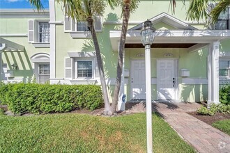 Building Photo - 4789 Coquina Key Dr SE