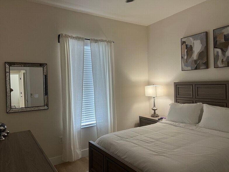 Building Photo - 37015 Waldo Dr