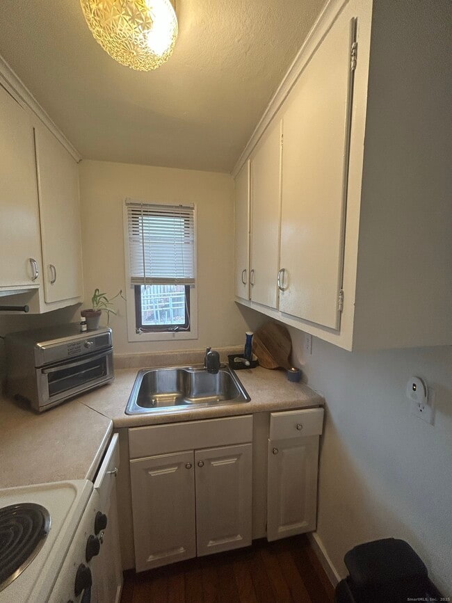 Building Photo - 53 Cooper Ave