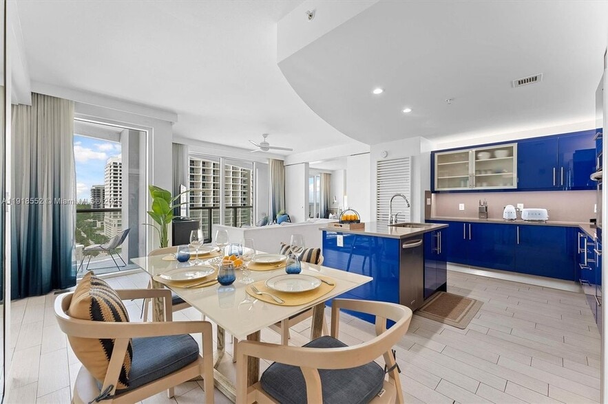 Primary Photo - 3101 Bayshore Dr