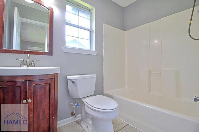 Building Photo - 850 Lyndsi Ln