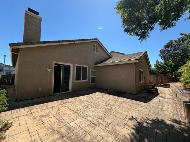 Building Photo - Beautiful Home in Cresleigh Ranch Village
