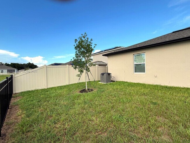 Building Photo - 1306 Axel Graeson Ave