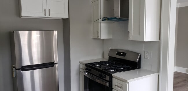 Building Photo - 2119 Waterbury Rd