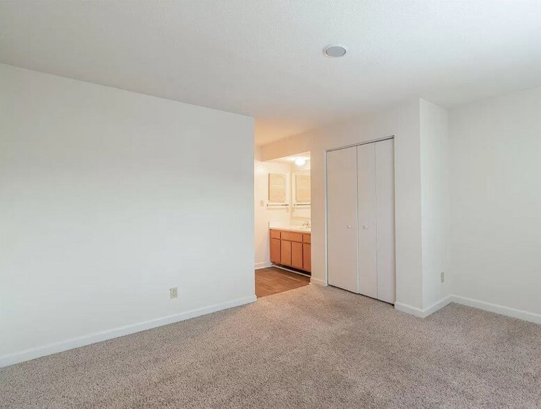 Building Photo - 2510 Avent Ferry Rd
