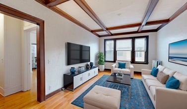 Building Photo - 1917 Emerson Ave S