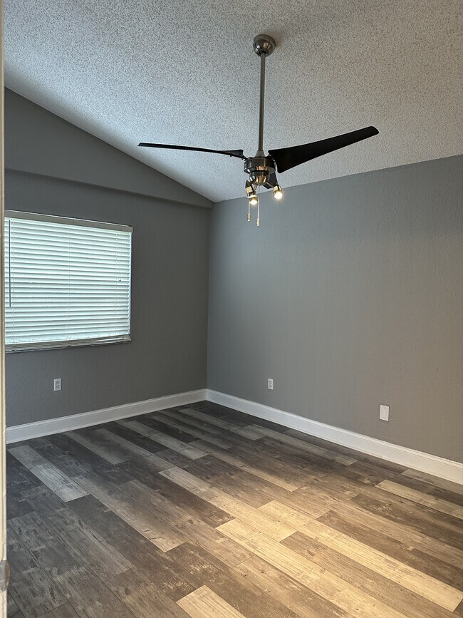 Building Photo - 2871 N Oakland Forest Dr