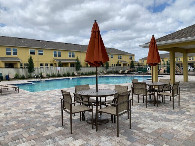 Building Photo - Awesome Townhome for rent