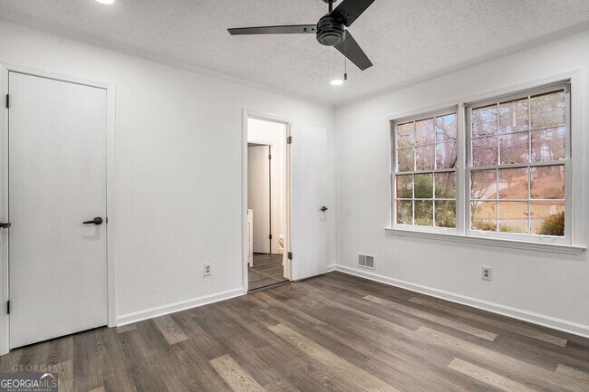 Building Photo - 3343 Spring Meadow Ct