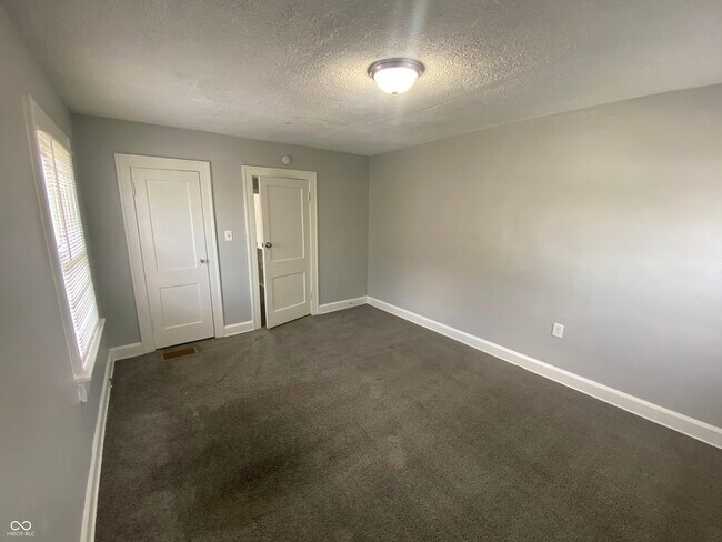 Building Photo - 3258 Winthrop Ave