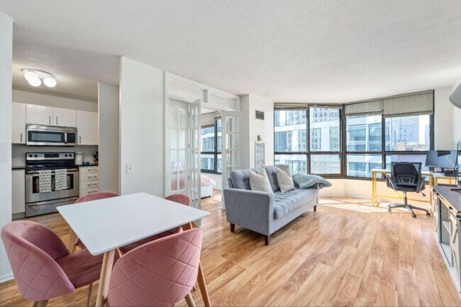 Building Photo - 405 N Wabash Ave