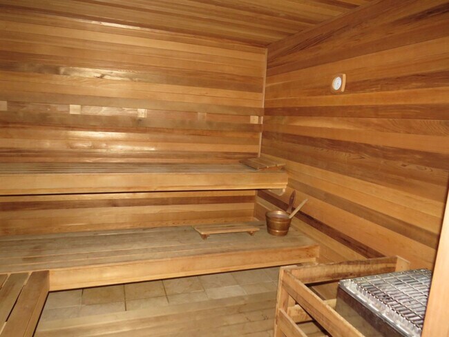 Building Photo - Harborside Club at 701