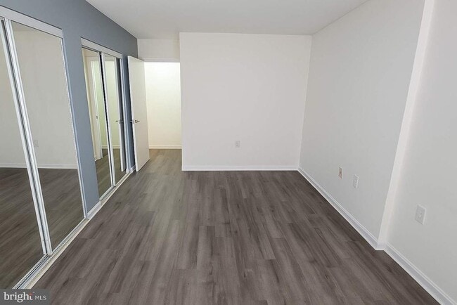 Building Photo - 18324 Streamside Dr