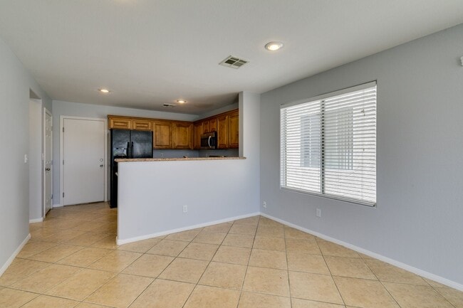 Building Photo - Bright & Spacious Home with Open Layout and Prime Location