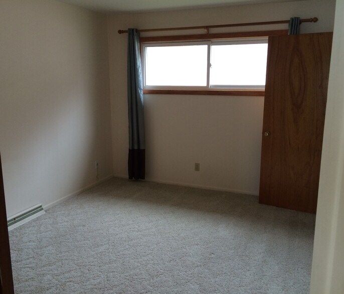 Building Photo - 4026 Ella Ave