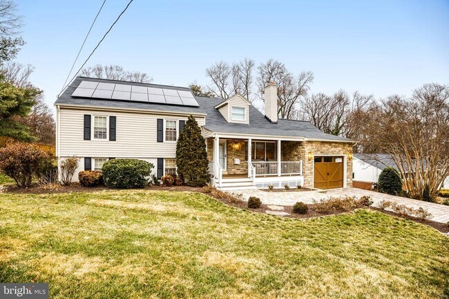 Building Photo - 1504 Wake Forest Dr