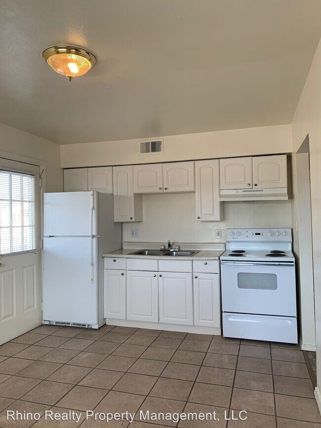Building Photo - 370 Atrisco Dr SW