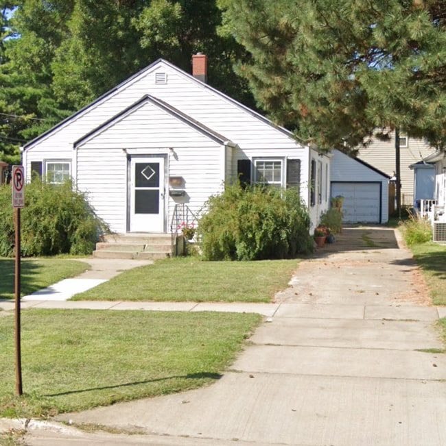 Building Photo - 2004-2006 22nd