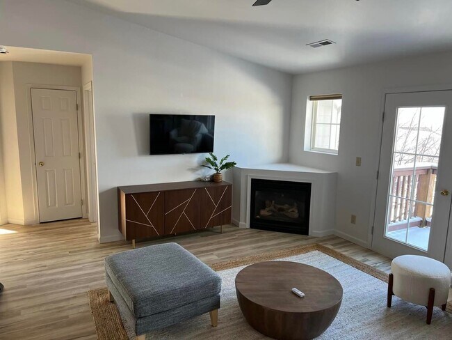 Building Photo - 3505 Fallon St