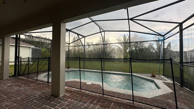 Building Photo - 418 Brentwood Club Cove