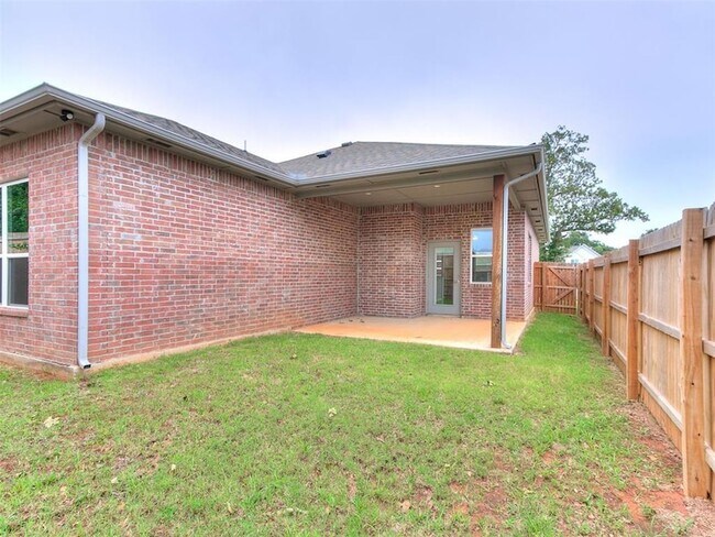 Building Photo - 421 Remington Ave