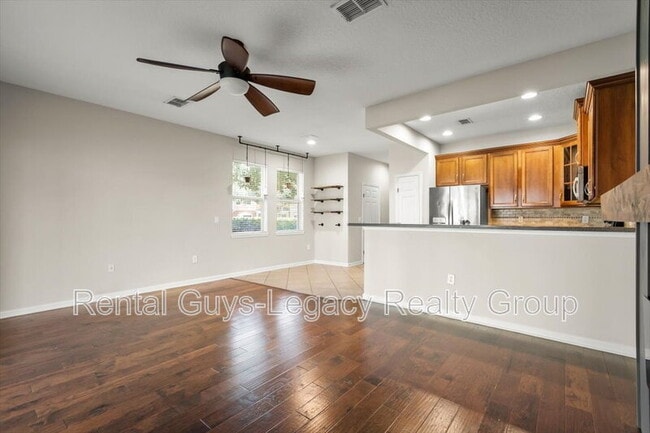 Building Photo - 13354 Solar Dr