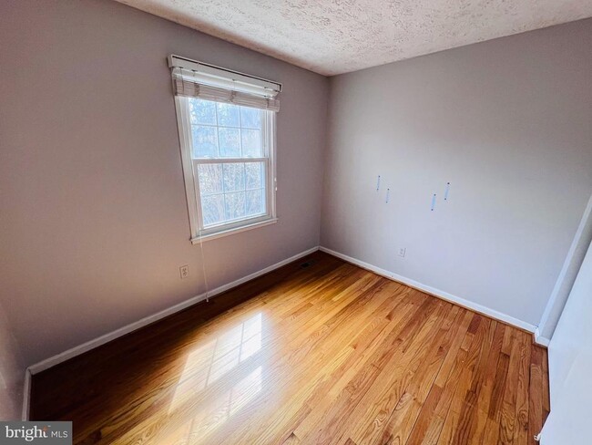 Building Photo - 305 Gundry Dr